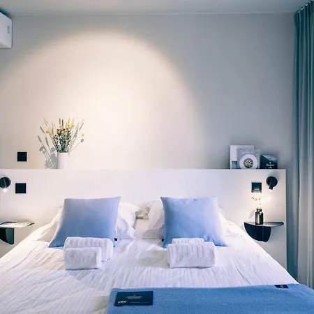 Cozy For Two In Apartment